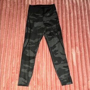 BETTER BODIES Black Camouflage Leggings